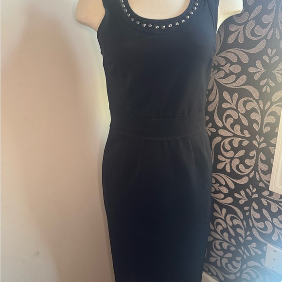 Burberry London Black Sleeveless Dress with studded neckline - Picture 3 of 5